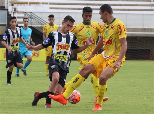 O time sub-20 da Votuporanguense enfrentou o Mirassol na tarde do último sábado (Foto: Rafael Bento/CAV)