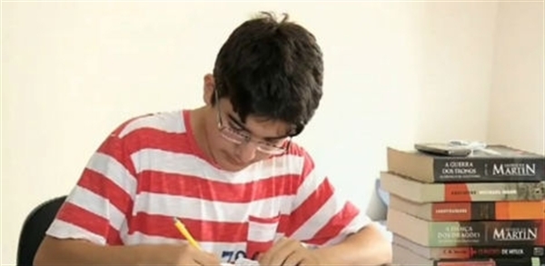 Jovem de 15 anos é aprovado e vai cursar Medicina no Ceará