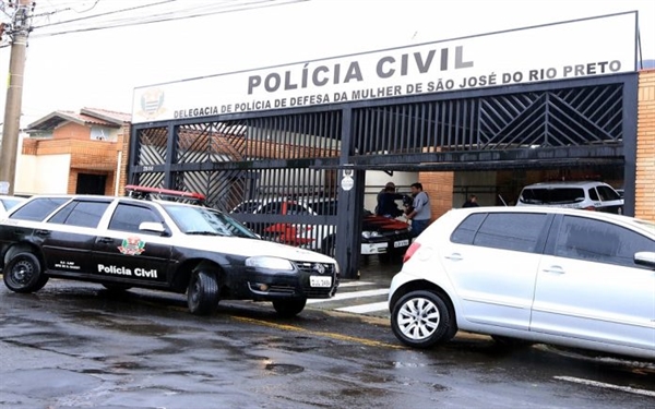 A polícia vai investigar um caso de suspeita de estupro de uma menina de 7 anos, em Nova Granada (Foto: Reprodução)