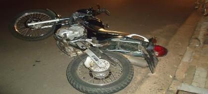 Motocicleta em alta velocidade atropela e mata homem 