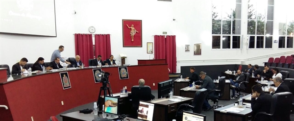 Na noite desta segunda-feira os vereadores participaram da quarta Sessão Ordinária da Câmara Municipal (Foto: Wender Rodrigues)