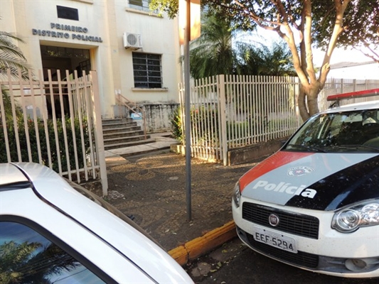 Homem fica pelado na Matriz, agride e tenta roubar mulher