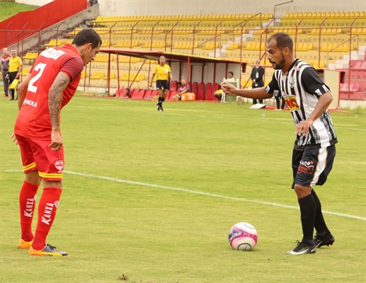 Audax e Votuporanguense fizeram uma partida fraca na tarde de ontem em Osasco (Foto: Rafael Nascimento)