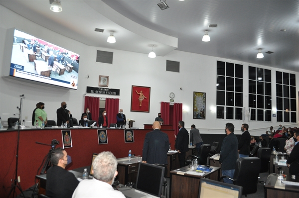 Votação terminou com 11 contrários e três favoráveis ao projeto (Foto: A Cidade)