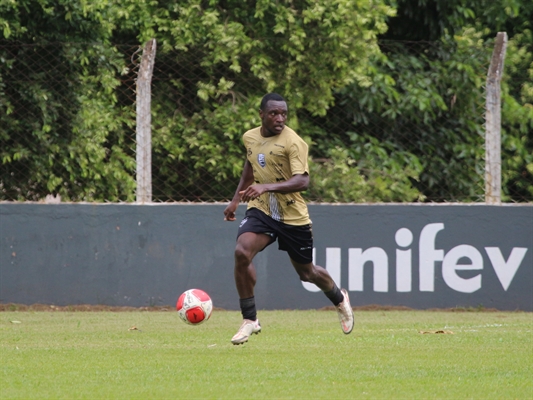 Atacante Adriano Luiz em treinamento da Votuporanguense para o Paulista da Série A3  (Foto: Rafa Bento/CAV)