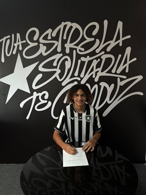 Jovem de Votuporanga, Felipe ‘Biro’ assina primeiro contrato profissional com o Botafogo