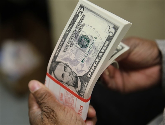 Notas de dólar  (Foto: Gary Cameron/Reuters)