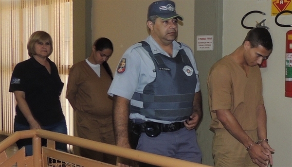 Sentença sobre morte de Hélton sai em setembro
