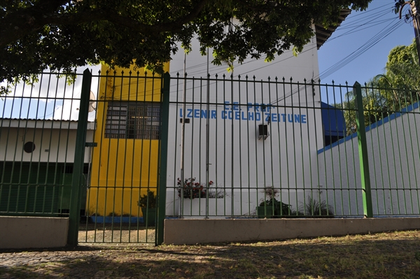 Escola Estadual Professora Uzenir Coelho Zeitune (A Cidade)