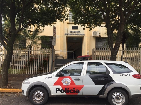 A ocorrência foi registrada na tarde desta terça-feira no Primeiro Distrito Policial (Foto: Érika Chausson/A Cidade)