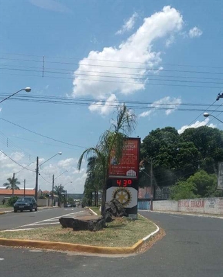 As temperaturas na tarde desta segunda-feira chegaram a 43º C; proteção deve ser redobrada (Foto: Daniel Castro/A Cidade)