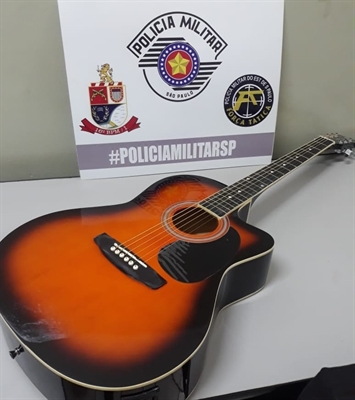 Homem furtou o violão de um estabelecimento comercial no município e, em seguida, o vendeu (Foto: Divulgação/Polícia Militar)