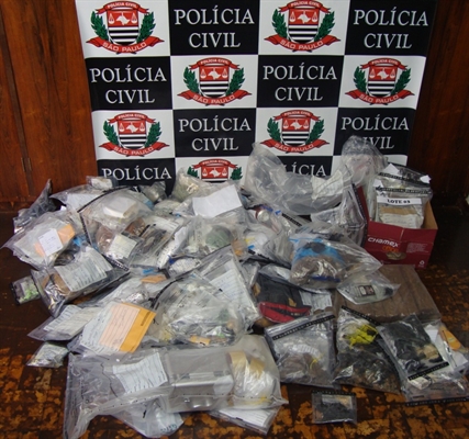 PM encontra carro; suspeita é que seja de quadrilha 