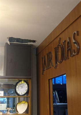 Ladrões invadem joalheria de Votuporanga e levam R$ 400 mil em joias