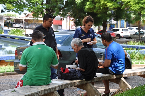  ação solidária teve início na Praça da Matriz e percorreu diversos pontos da cidade (Foto: Prefeitura de Votuporanga)