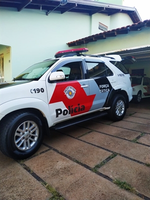 or conta da situação, o homem foi conduzido até o 3º Distrito Policial de Votuporanga (Foto: Divulgação/PM)