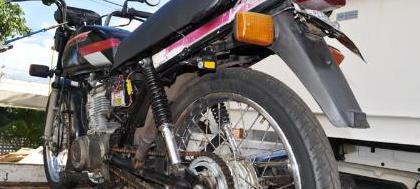 PM apreende moto com placa e chassi adulterados