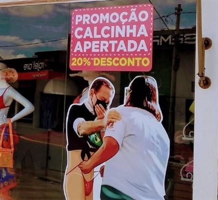 Proprietário disse que protestou e fez publicidade ao mesmo tempo (Foto: Redes sociais) 