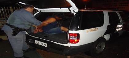 Jovem de 22 anos é assassinado com golpes de faca