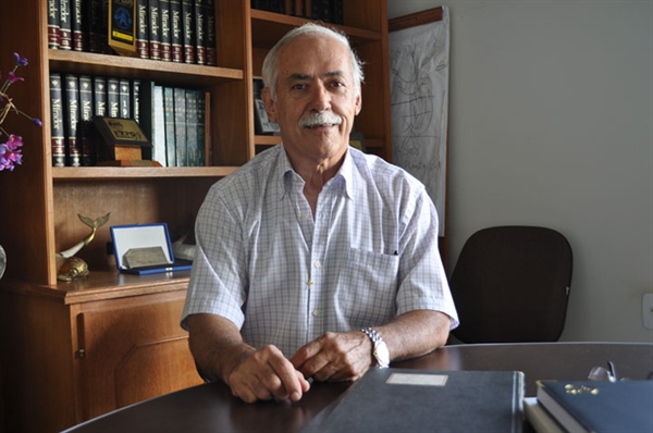 Uélinton Garcia Peres foi eleito o novo presidente da entidade