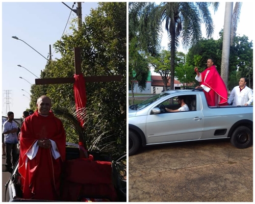 Os padres Adão dos Reis e Alexandre Pereira da Silva se aproximaram dos fiéis para a bênção dos ramos neste domingo