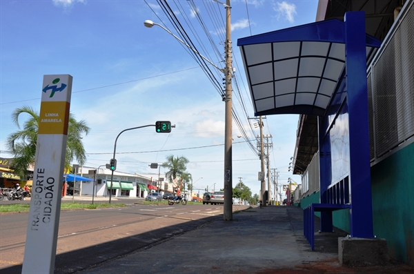 Quem aguarda pelo transporte coletivo nestes novos pontos, pode usufruir de alguns benefícios (Foto: Prefeitura de Votuporanga)