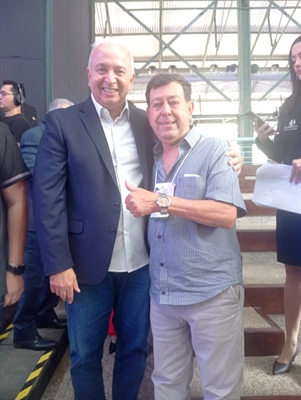 O jornalista e diretor do Jornal A Cidade, João Carlos Ferreira, ao lado do secretário de Turismo do Pará, Eduardo Costa, durante O II Congresso Nacional de Jornalistas e Comunicadores de Turismo (Foto: A Cidade)