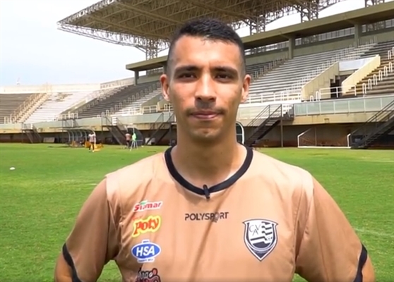 O volante Daniel estreou com a camisa da Votuporanguense na última partida contra o Botafogo-SP (Foto: CAV)