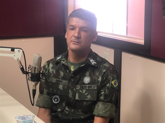 O 1º sargento Mário Denis Machado é o chefe de instrução do Tiro de Guerra de Votuporanga (Foto: A Cidade)