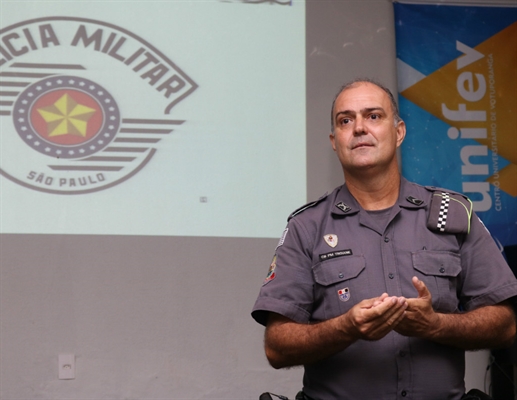 O evento foi ministrado pelo policial Kleber Troiane da Polícia Militar do município (Foto: Comunicação Unifev)