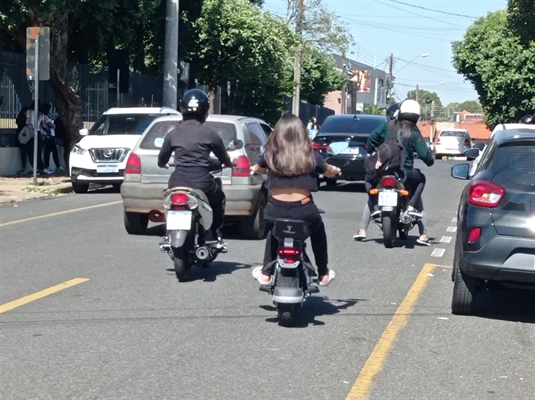 Sargento Marcos Moreno cobrou ações concretas sobre as bicicletas elétricas e Daniel David disse que os pais são irresponsáveis (Foto: A Cidade)