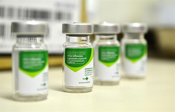 Frasco da vacina que age contra a gripe (Foto: Divulgação)