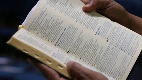 Vereador quer limitar em 3 minutos a leitura da Bíblia antes das sessões (Foto: Reprodução)
