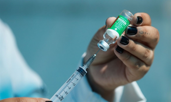 A partir do dia 23 de fevereiro, 4,7 milhões de brasileiros vão receber doses da vacina, disse o ministro (Foto: Tânia Rêgo/Agência Brasil)