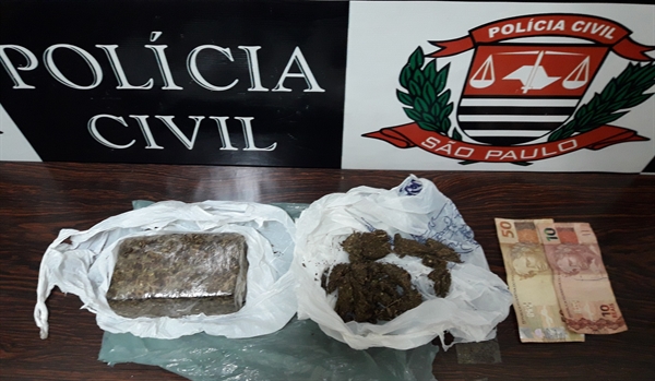A polícia localizou na residência de um dos acusados aproximadamente 425 gramas da droga (Foto: Divulgação/DISE)