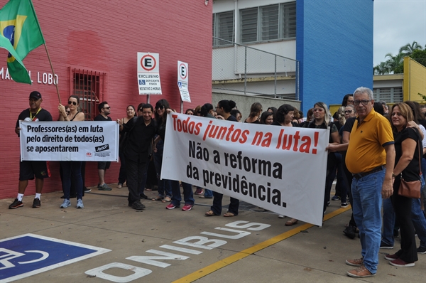 Em março o Sindicato dos Professores e Ensino Oficial de SP realizou uma manifestação (Foto: Érika Chausson/A Cidade)