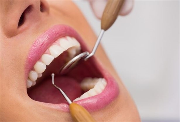 Pelo fim das dentaduras: vereador propõe programa de implantes dentários na cidade