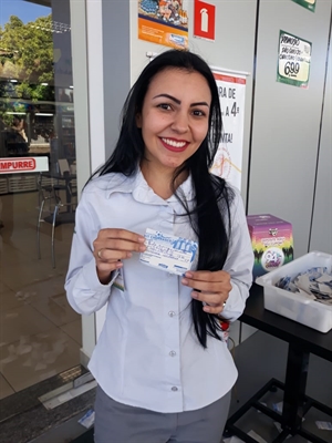 O sorteio do kit churrasco da promoção do Auto Posto Liberdade foi realizado na manhã deste sábado (Foto: A Cidade)