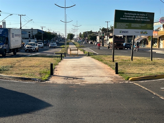 Revitalização da Avenida Emílio Arroyo segue em andamento e nova etapa entra agora em licitação: o recapeamento (Foto: Prefeitura de Votuporanga)