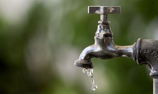 O Poder Executivo decretou que fica suspensa a interrupção do serviço de fornecimento de água. (Foto: Agência Brasil/EBC)