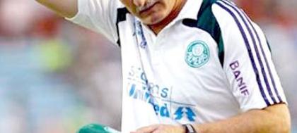 Felipão admite que vê risco de queda no Palmeiras