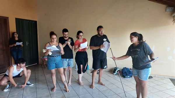 Ensaio do elenco para a peça O Mágico de Oz, que estreia hoje na cidade (Foto: Divulgação)