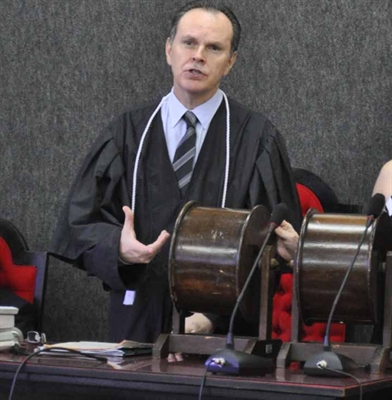 Juiz Jorge Canil leu a sentença sem a presença do réu, Rogério Schiavo, que ficou no presídio