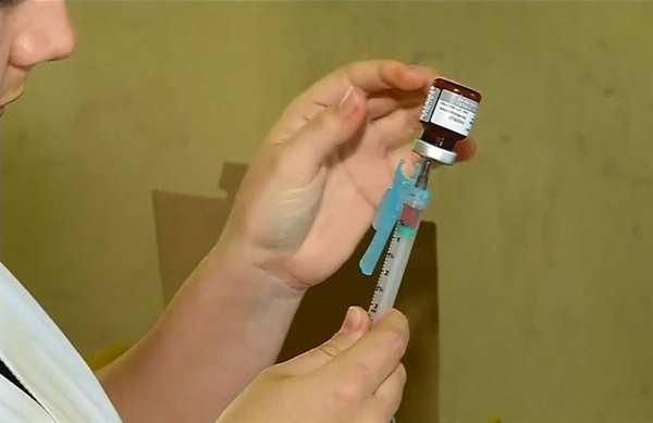 Vacina contra sarampo — Foto: Reprodução/TV TEM