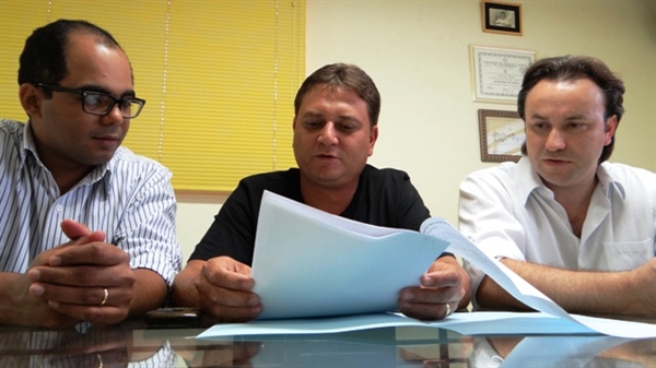 Serginho e diretores do Legislativo comentaram sobre decisão que isenta a Casa de Leis