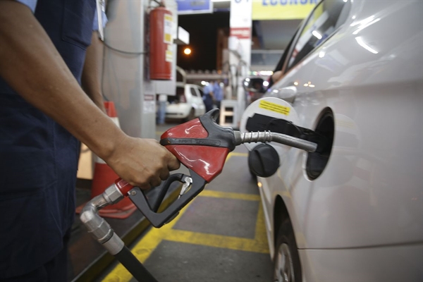 O preço médio do litro da gasolina fechou esta semana a R$ 4,319 (Foto: Agência Brasil)