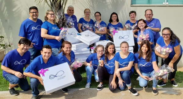 O Grupo Cúmplices levaram presentes para as pacientes do hospital de Votuporanga (Santa Casa)