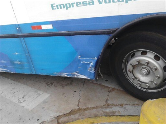 PM autua dois veículos do transporte público