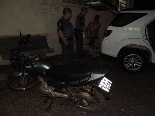 PM prende ladrão com 25 furtos de motos na ficha
