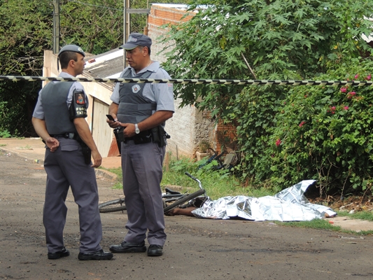 Homem é executado com tiro na boca no Pró-povo